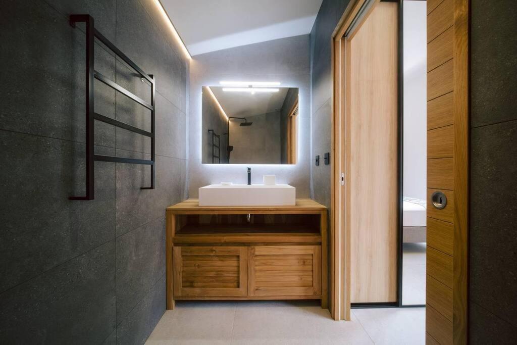 Summer Cosy - Villa Classee 4 Etoiles - 2 Suites Avec Piscine Chauffee Et Jacuzzi Integre Idealement Situee Chemin Summer Saint-Gilles-les-Bains Exterior photo