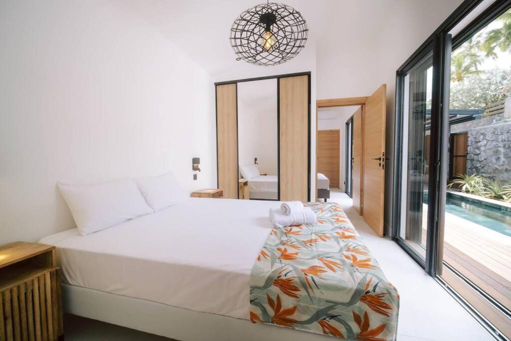 Summer Cosy - Villa Classee 4 Etoiles - 2 Suites Avec Piscine Chauffee Et Jacuzzi Integre Idealement Situee Chemin Summer Saint-Gilles-les-Bains Exterior photo