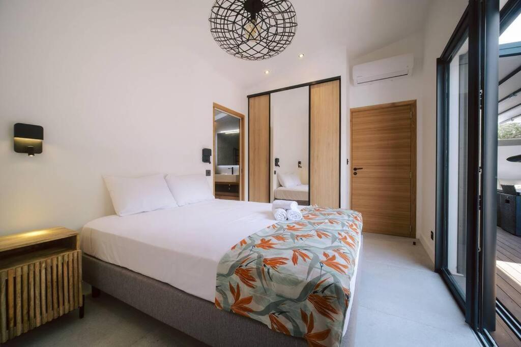 Summer Cosy - Villa Classee 4 Etoiles - 2 Suites Avec Piscine Chauffee Et Jacuzzi Integre Idealement Situee Chemin Summer Saint-Gilles-les-Bains Exterior photo